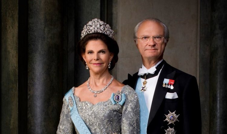 Кралицата на Швеция твърди, че съжителства с духове