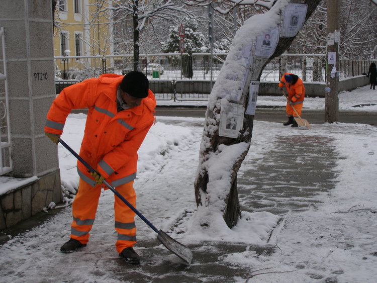 От „Инспекцията по труда”предупреждават:Иде студ,пазете работниците!