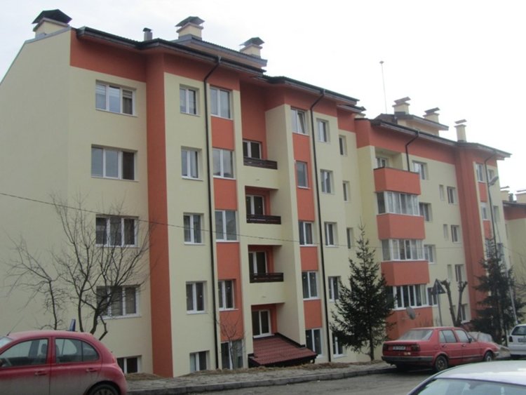 Поредни собственици на жилища с благодарност към Община Смолян   и строителната фирма за професионалното и качествено саниране на блока им