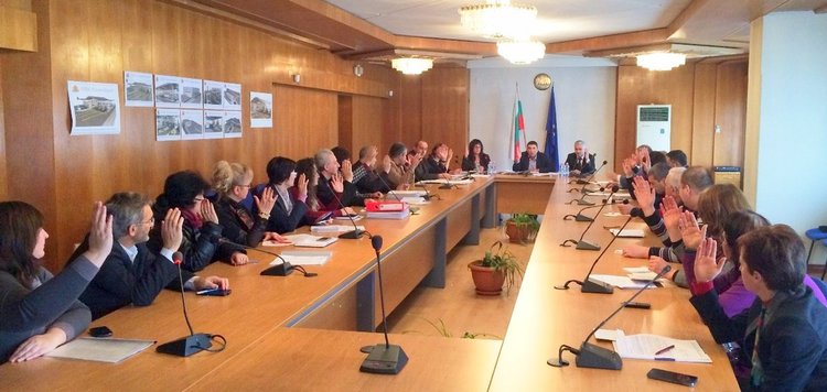 Общо 524 души започват работа по две схеми за безработни, финансирани от OΠ „Paзвитиe нa чoвeшĸитe pecypcи“