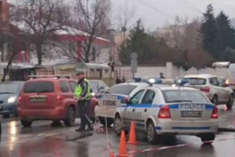 Две коли прегазиха жена на „Симеоновско шосе“