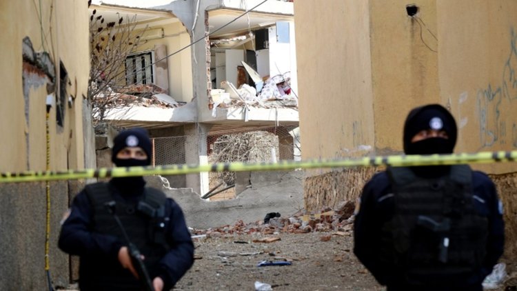 Експлозия разтърси Измир, има убити и ранени  (видео)