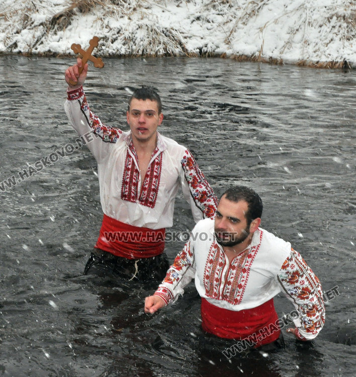 Ученик от ПМГ Хасково спаси кръста от Олу дере край Харманли