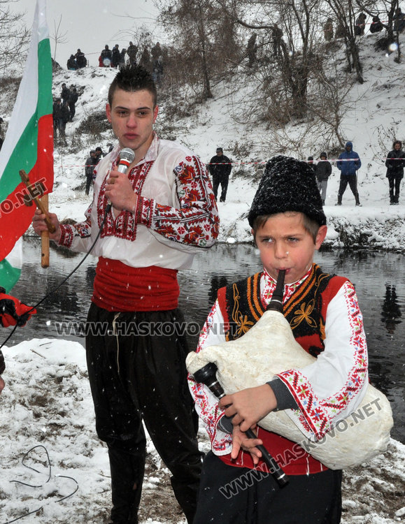 Ученик от ПМГ Хасково спаси кръста от Олу дере край Харманли