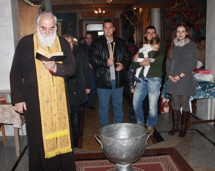 Две кръщенки имаше на Йордановден в Димитровград