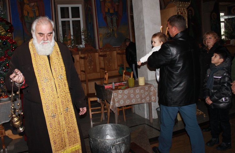 Кръстиха две деца на Богоявление в Димитровград
