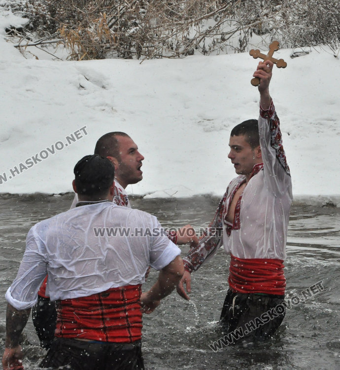 Ученик от ПМГ Хасково спаси кръста от Олу дере край Харманли