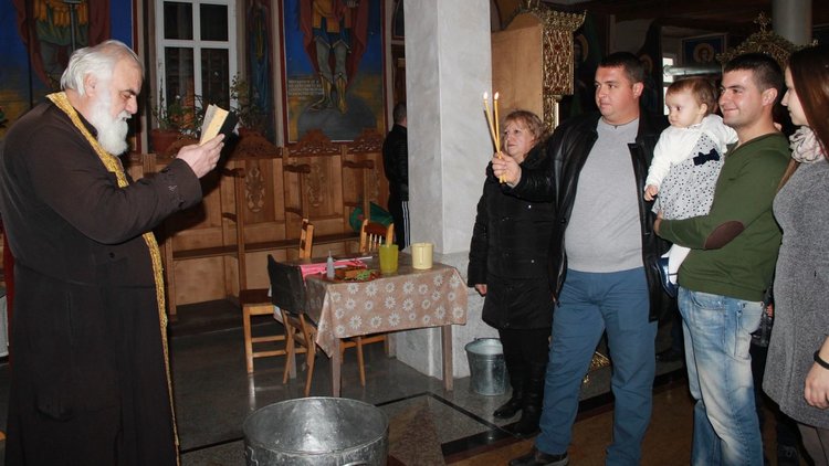 Кръстиха две деца на Богоявление в Димитровград