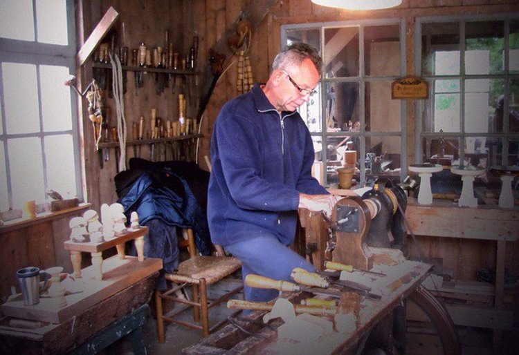 Търсят фрезисти и стругари в Кърджали