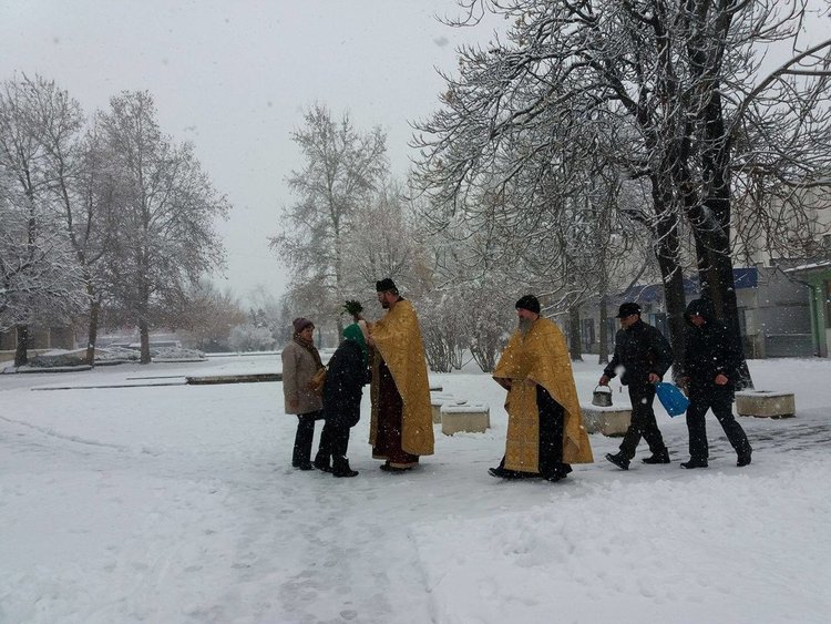Красиво снежно Богоявление зарадва първомайци