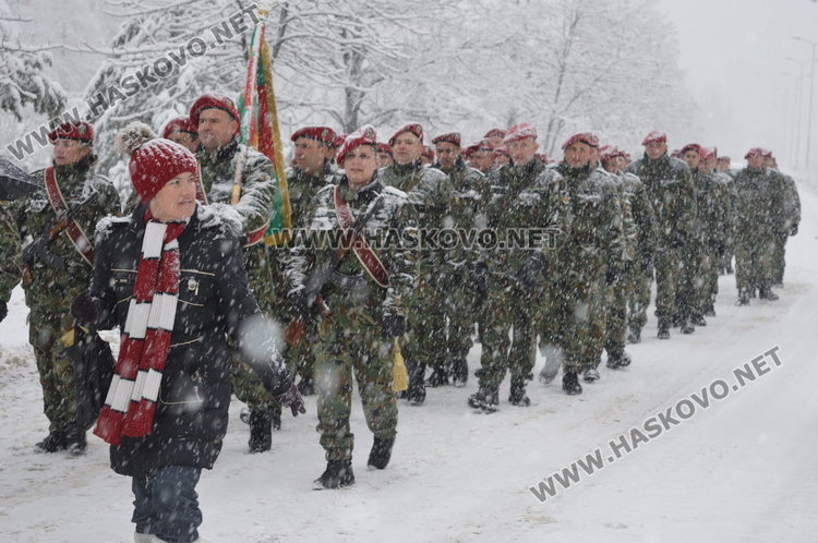 На Богоявление в Смолян: Осветиха бойните знамена на 101 Алпийски батальон, на 21–ви Пехотен средногорски полк и на Трети охранителен взвод, участвал в мисия в Афганистан