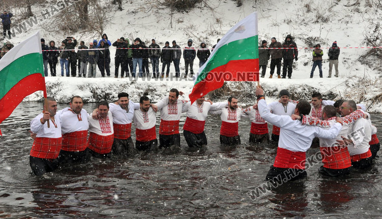 Ученик от ПМГ Хасково спаси кръста от Олу дере край Харманли