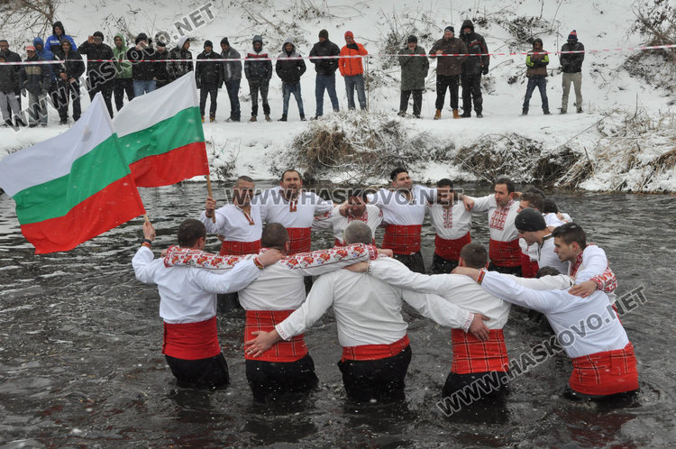 Ученик от ПМГ Хасково спаси кръста от Олу дере край Харманли