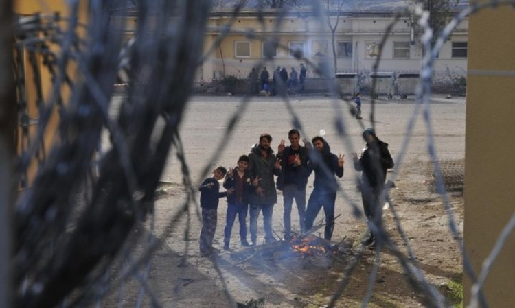 Менюто на бежанеца в България: Плод, салатка и месо…  