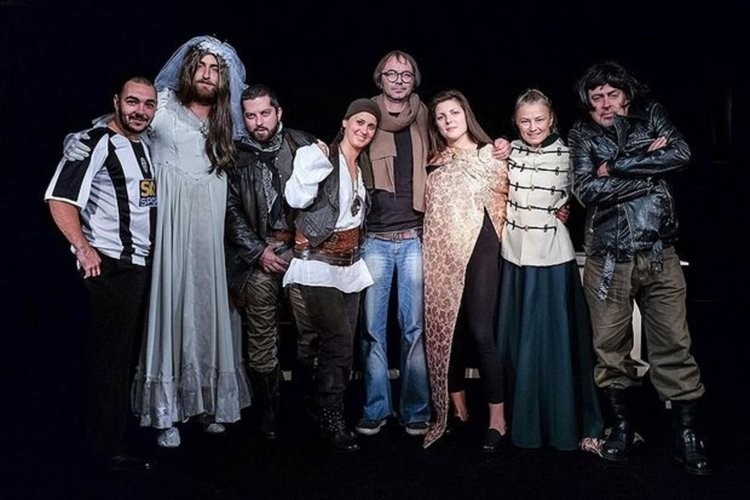 Кучешкият студ свали представлението за юбилея на Стефан Цирков и имения ден на Иванка Шекерова