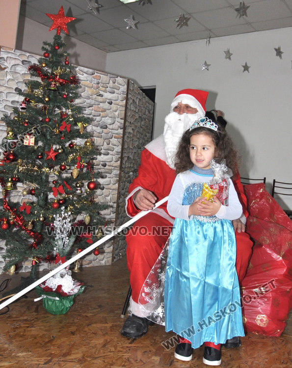 Арменската общност в Хасково отпразнува Коледа на 8-ми януари