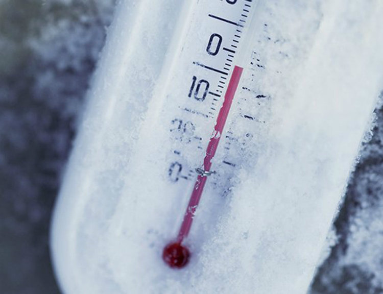 Оранжев код в 12 области, в останалите - жълт, очаква се нова снежна покривка до 10 см