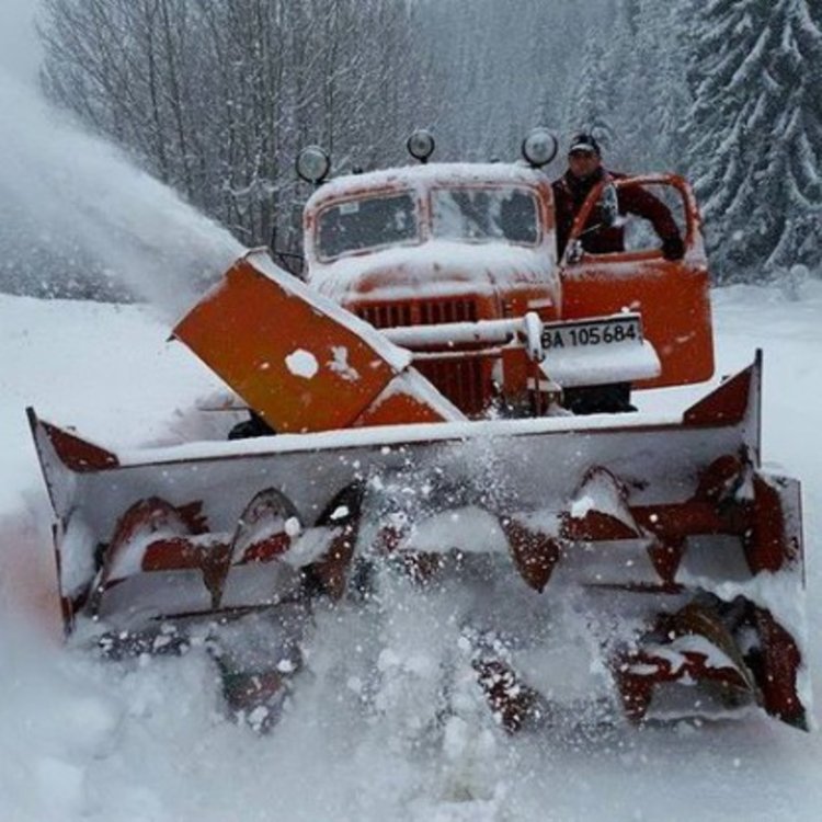 Струма замръзна, армията помага на североизток