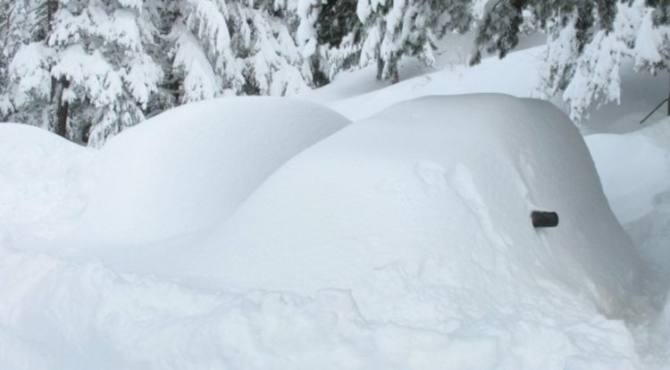 Спокойна е обстановката в Кърджали въпреки падналия сняг, до 1 метър преспи в Кирково