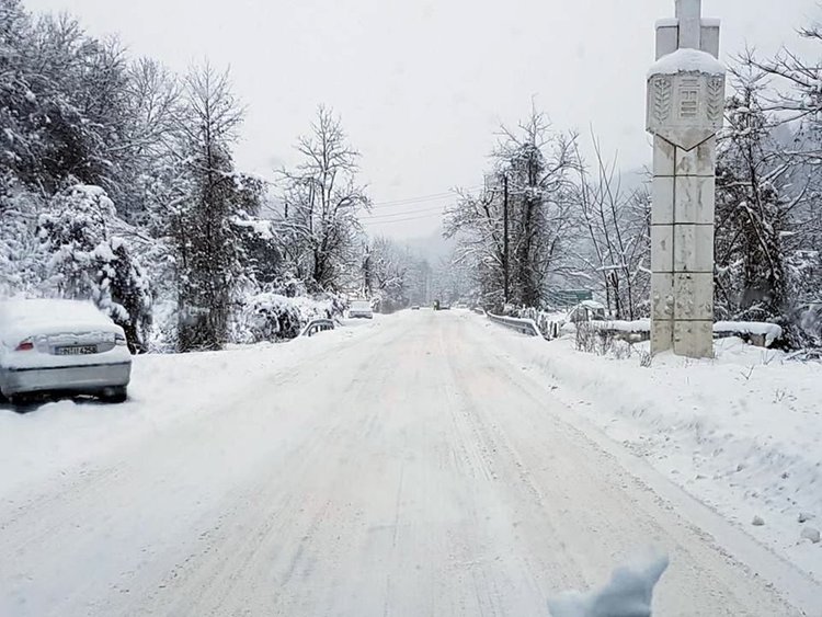 На входа на Мадан