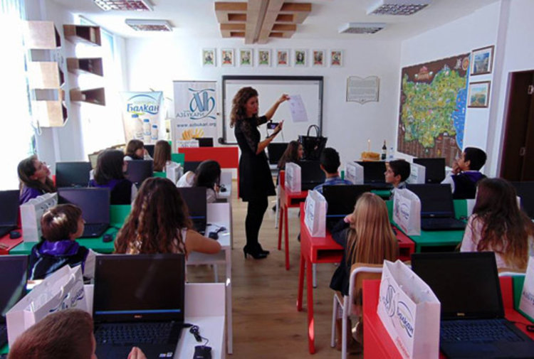 МОН: Удължената коледна ваканция няма да се отучва