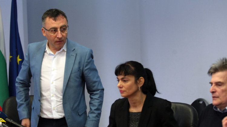 МОН: Удължената коледна ваканция няма да се отучва