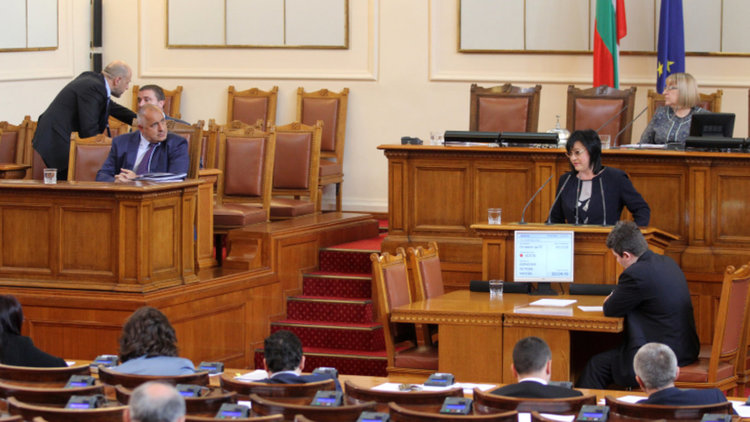 БСП диша във врата на ГЕРБ според ново социологическо проучване