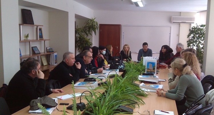 Момент от срещата с директорите в общината, снимка - община Димитровград