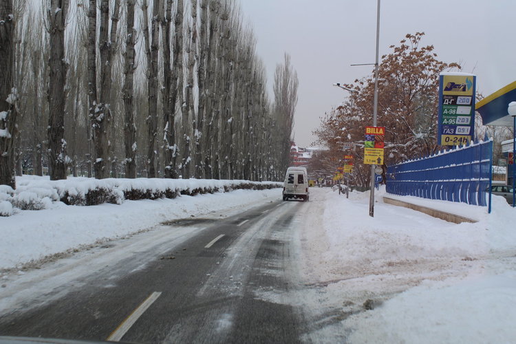 Общината: основните улици и булеварди в Хасково са почистени и опесъчени