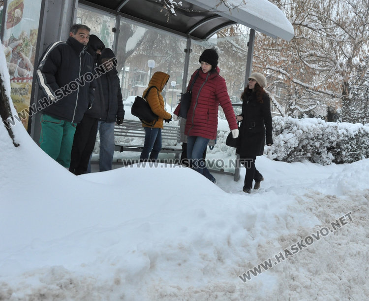 Хасково в бяло, вижте как изглежда градът тази сутрин (галерия)