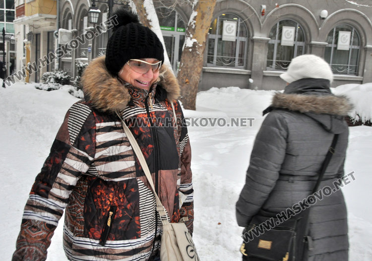 Хасково в бяло, вижте как изглежда градът тази сутрин (галерия)