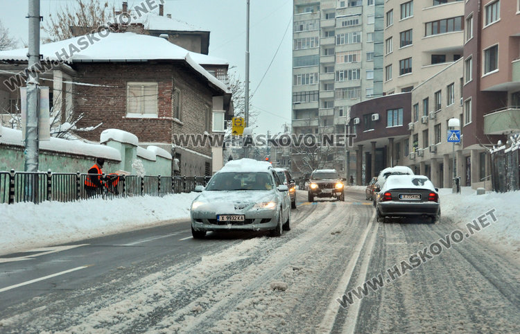 Хасково в бяло, вижте как изглежда градът тази сутрин (галерия)