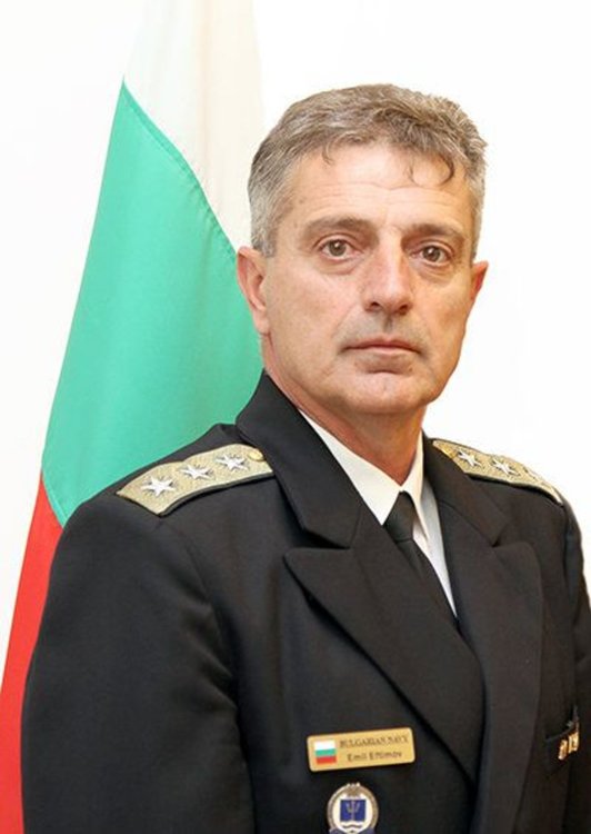 Вицеадмирал Емил Ефтимов временно ще оглавява армията