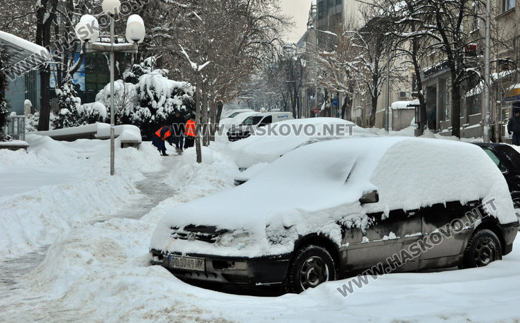 Хасково в бяло, вижте как изглежда градът тази сутрин (галерия)