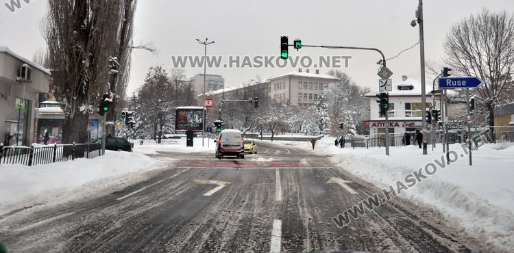Хасково в бяло, вижте как изглежда градът тази сутрин (галерия)