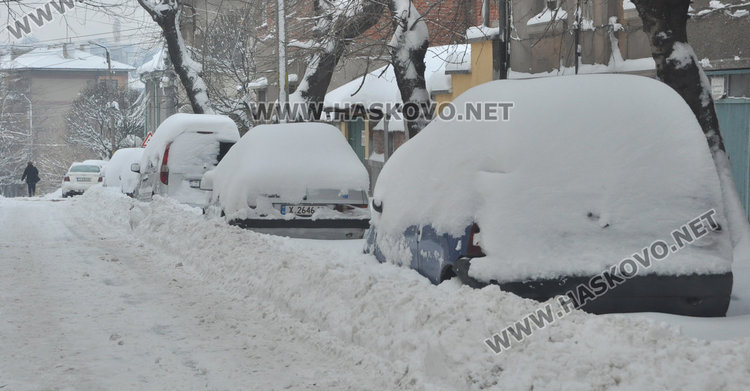 Хасково в бяло, вижте как изглежда градът тази сутрин (галерия)