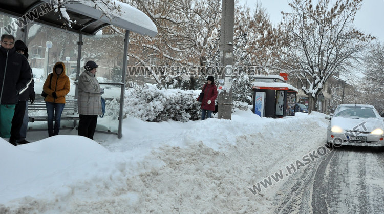 Хасково в бяло, вижте как изглежда градът тази сутрин (галерия)