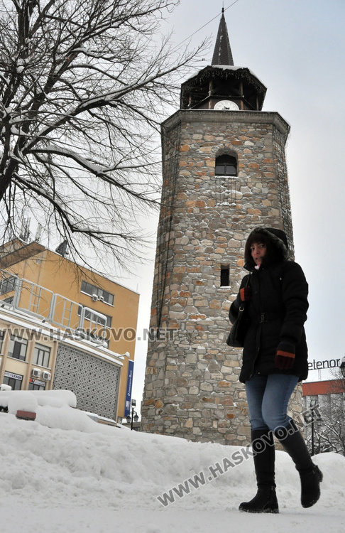 Хасково в бяло, вижте как изглежда градът тази сутрин (галерия)