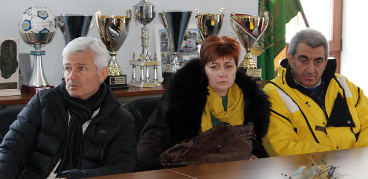 Общината призова директорите да пуснат парното в училищата от събота 