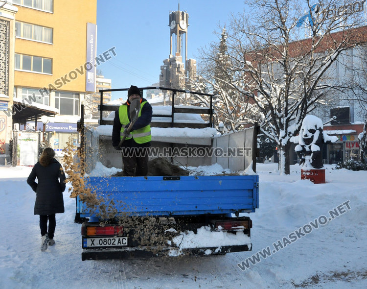 Хасково излиза от ледената прегръдка (галерия)