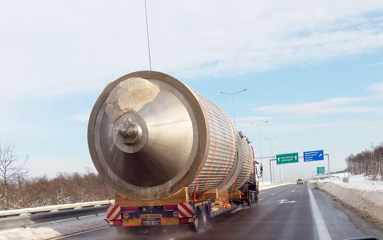 Магистралата чиста до асфалт, слънцето помогна