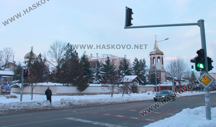 Отстраниха авария на светофарите до църквата "Св.Димитър"