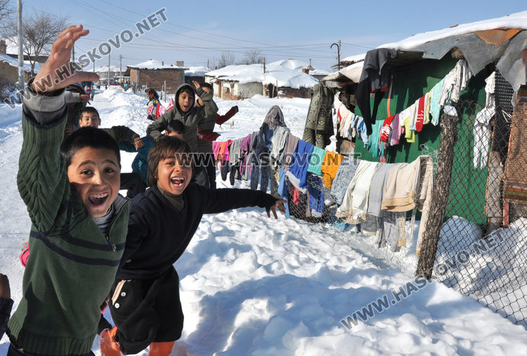 След година бой и кавги роми искат прошка на Банго Васил 