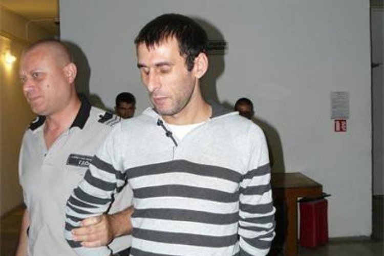 Шофьорът, убил 3-ма младежи, е в Софийския затвор