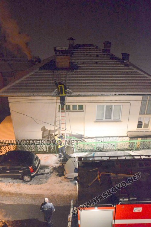 Един човек и над 240 декара гори спасиха огнеборците в 61 пожара през декември