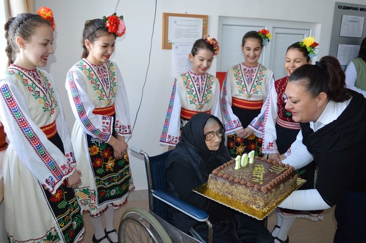 107 г. навърши баба Матена от Ивайловград
