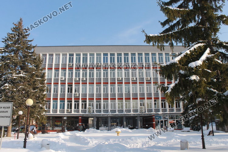 Школите към Детски и младежки център възстановяват дейност от 16 януари