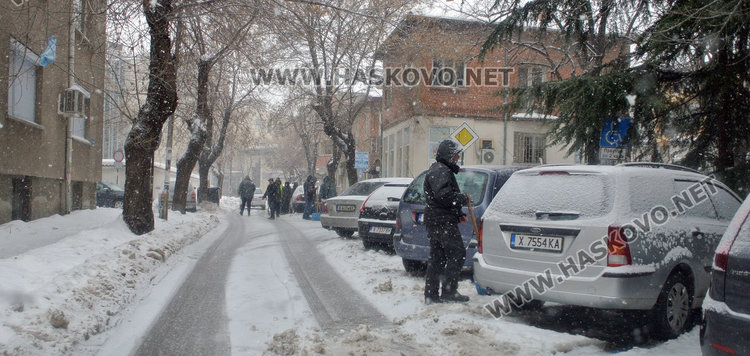 Чистят Синята зона, канят се от утре пак да таксуват