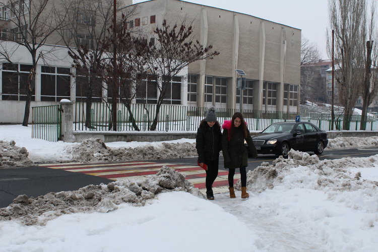 Общината: зебрата до „Паисий“ е почистена още вчера