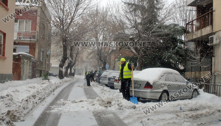 Чистят Синята зона, канят се от утре пак да таксуват